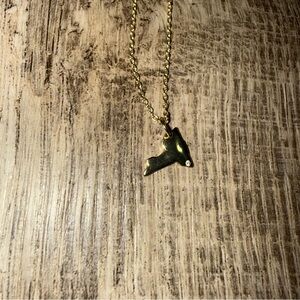Kevia Sustainable Jewelry Necklace Roam New York State Gold
